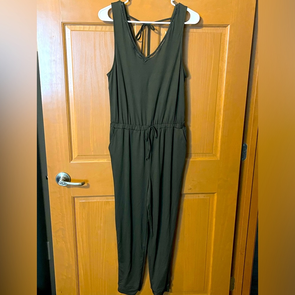 Women’s jumpsuit - Medium